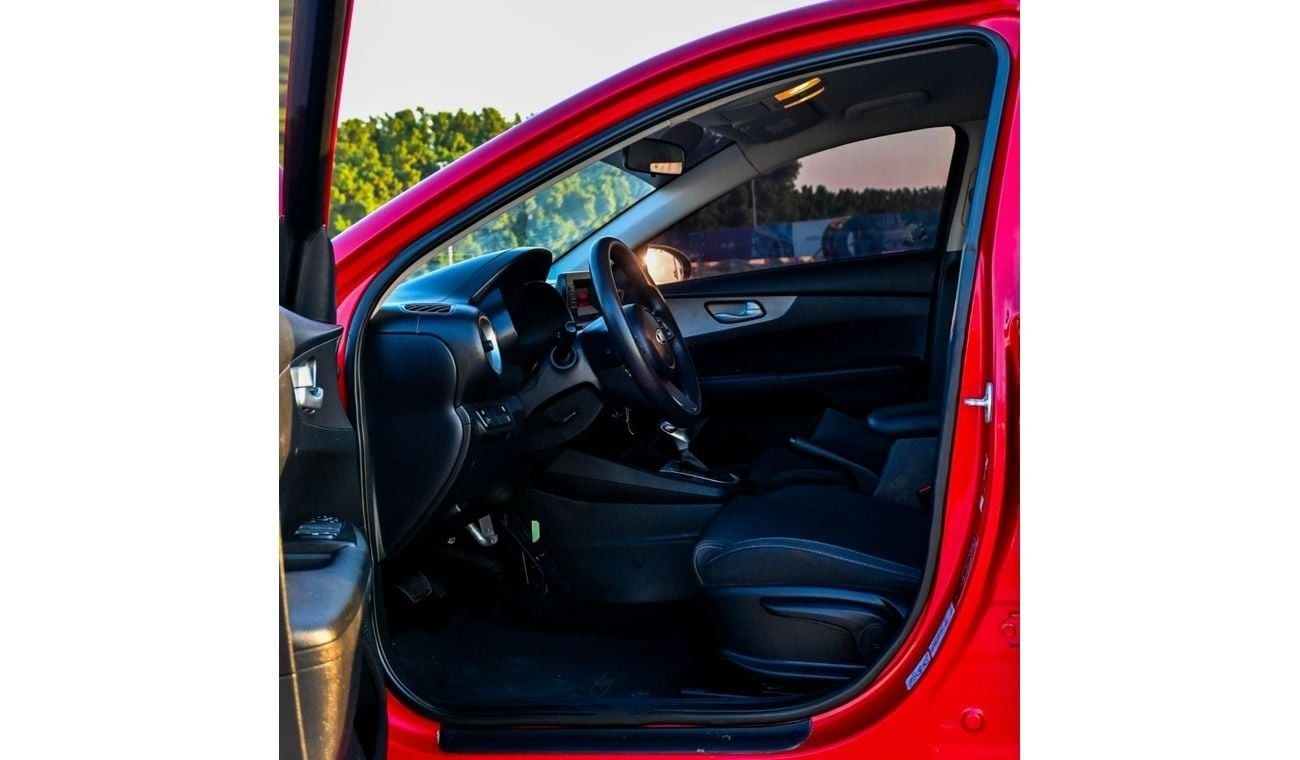 كيا سيراتو Base 1.6L Kia Cerato 2019 GCC in excellent condition, inside and out