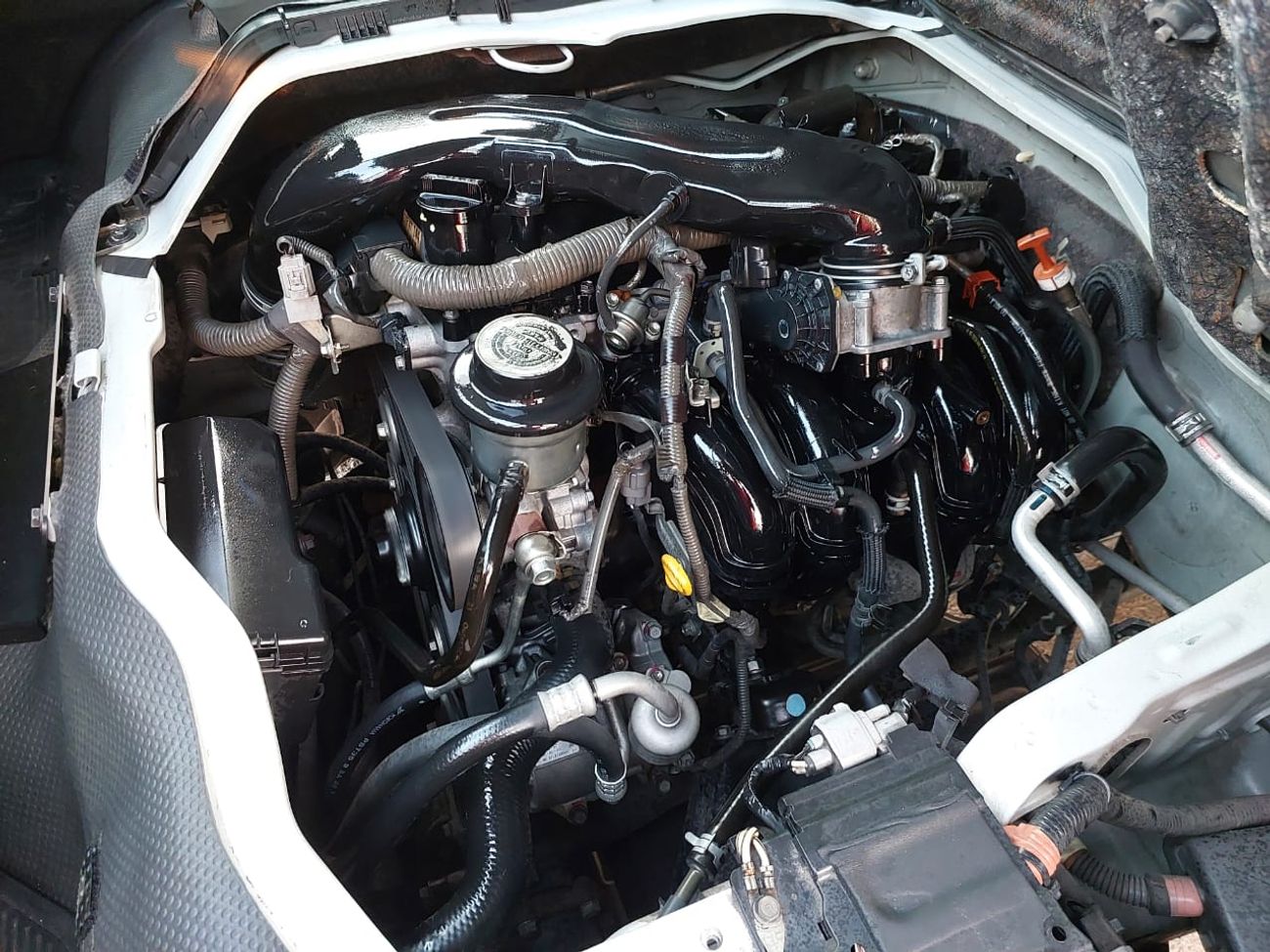 تويوتا هاياس TOYOTA HIACE VAN AMBULANCE RHD 2015 MODEL 2.7 L PETROL AUTOMATIC(PM14222)