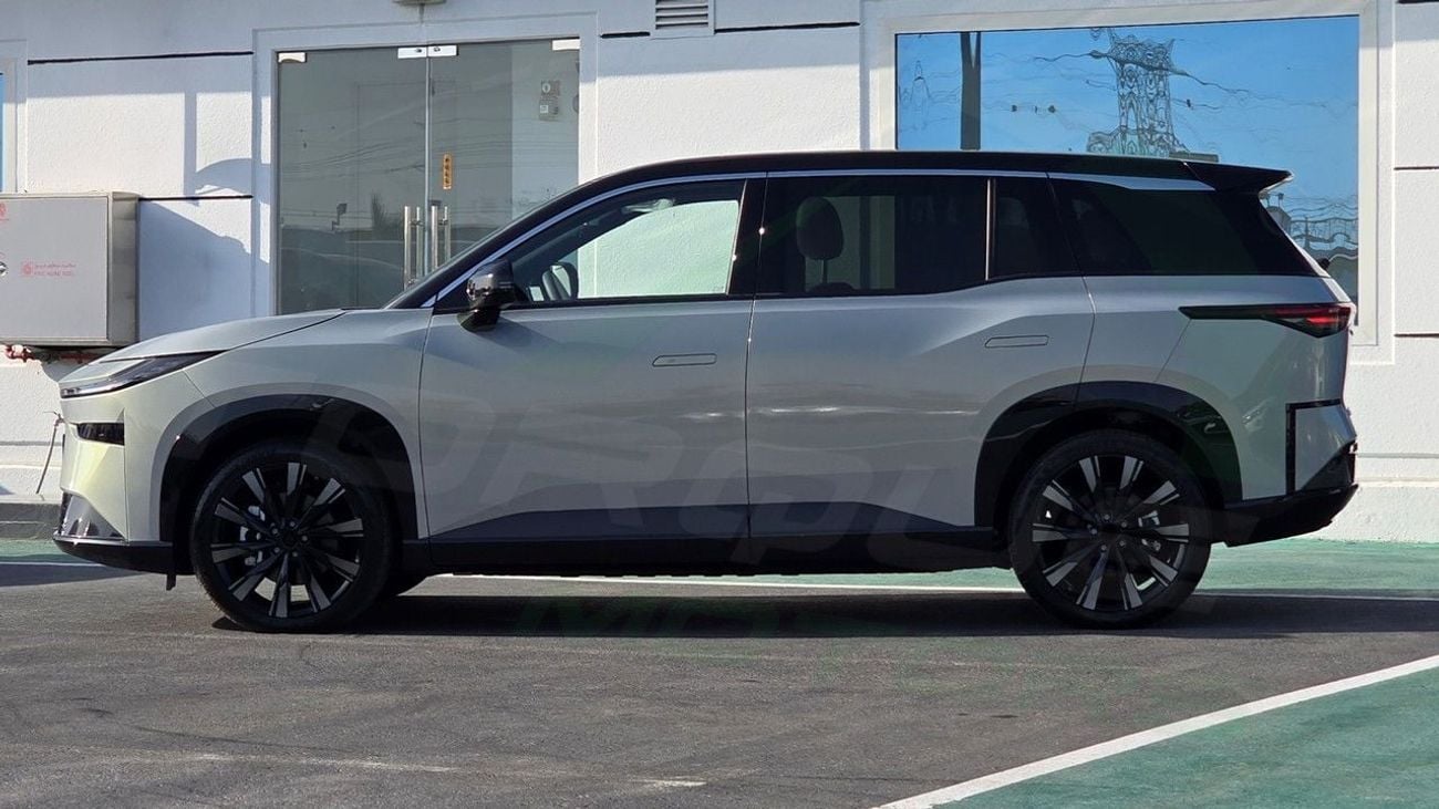 Toyota BZ3X ( Only For Export ) 2025 Toyota BZ3X 610 MAX FWD BEV BRAND NEW