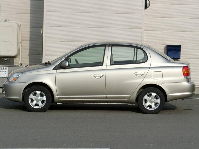 Toyota Platz exterior - Side Profile