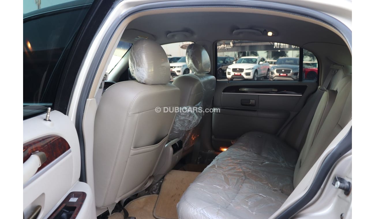 Lincoln Town Car NEW ARRIVAL FREE REGISTRATION EXCELLENT CONDITION