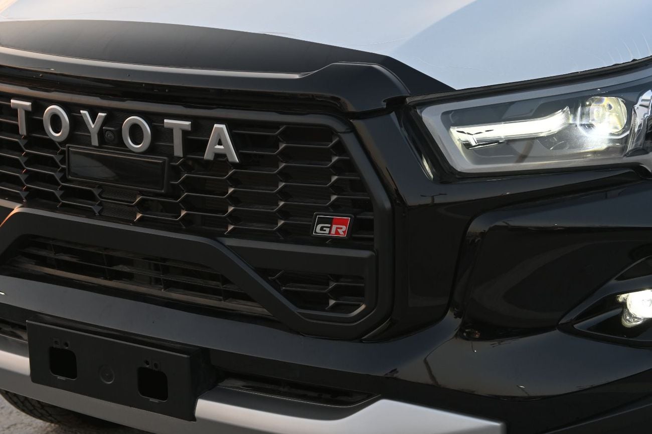 تويوتا هيلوكس GR SPORT 4.0L V6 4WD, Model 2026 Color Black