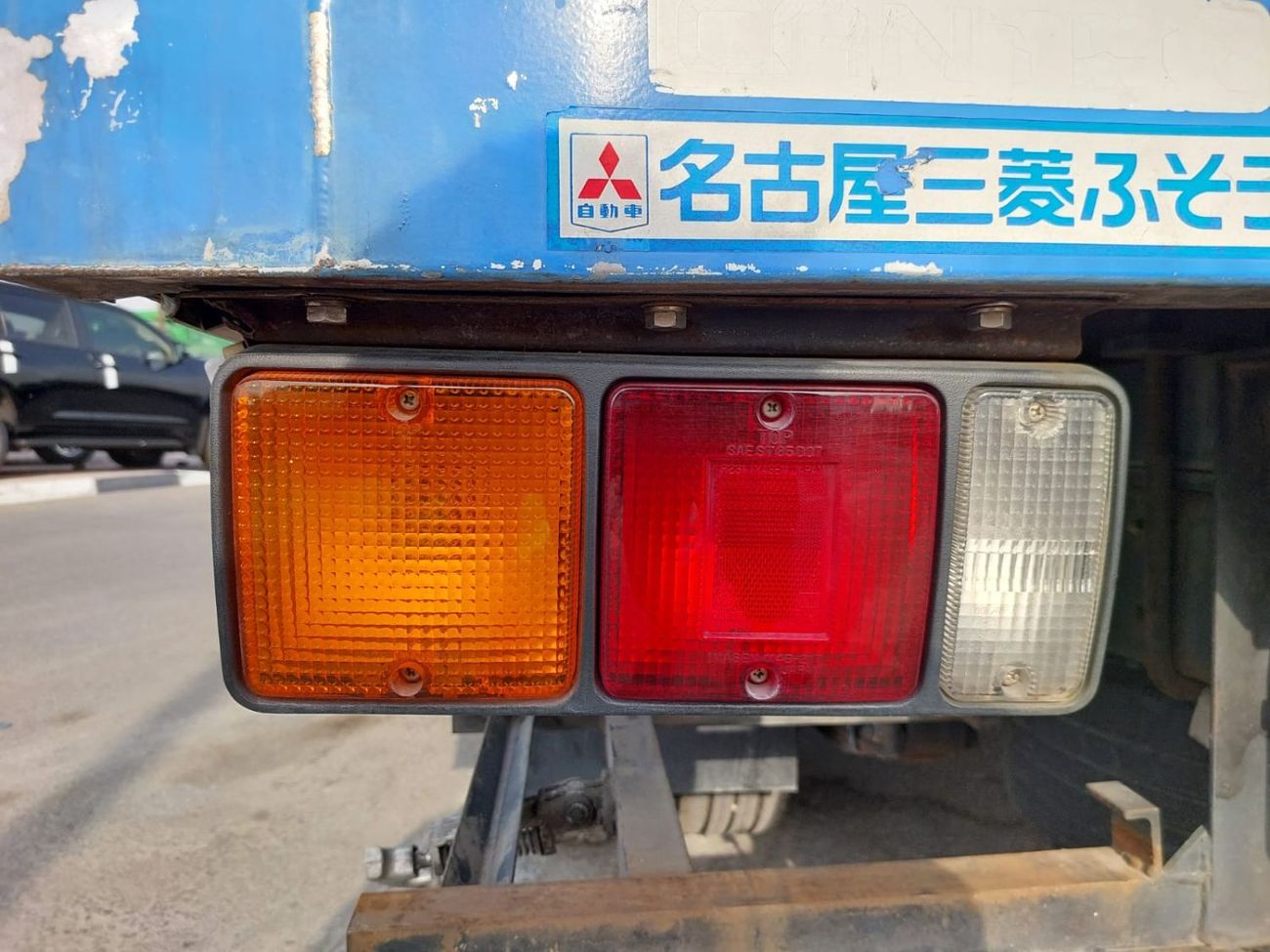 Mitsubishi Fuso Canter MITSUBISHI CANTER FREEZER TRUCK RHD 1999 MODEL 4.2 L DIESEL MANUAL(PM30981)