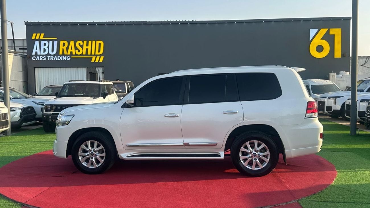 تويوتا لاند كروزر GXR 4.0L (271 HP) 4WD