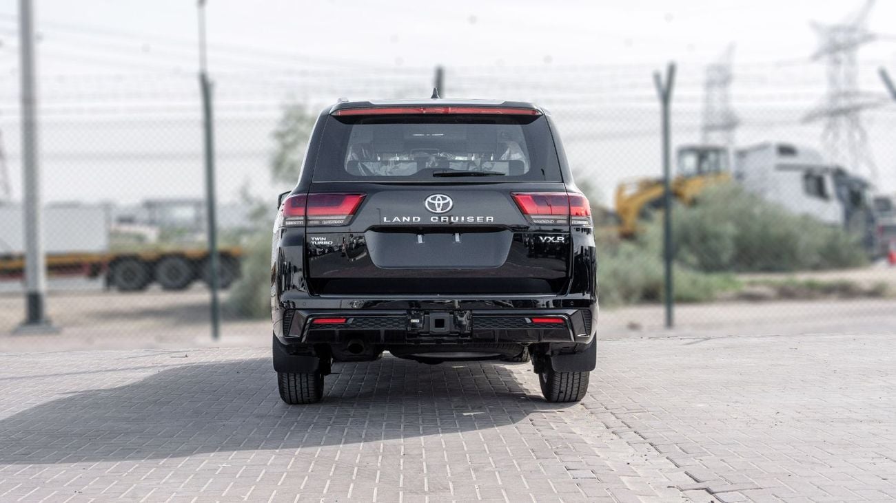Toyota Land Cruiser 2026 Toyota Land Cruiser VXR 3.5L AT Petrol (Black-Red) Omani