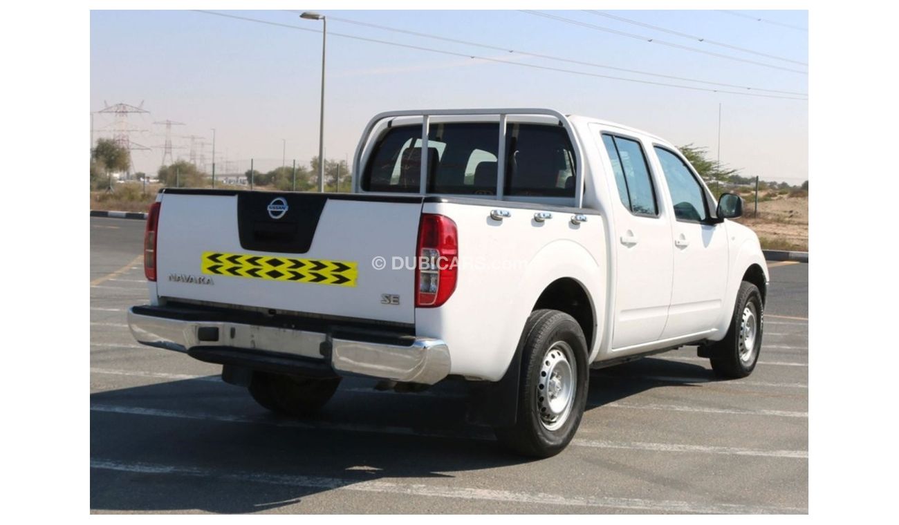 Nissan Navara Std 2015 | NISSAN NAVARA SE | 4X4 DSL | DOUBLE CABIN | WITH GCC SPECS AND EXCELLENT CONDITION