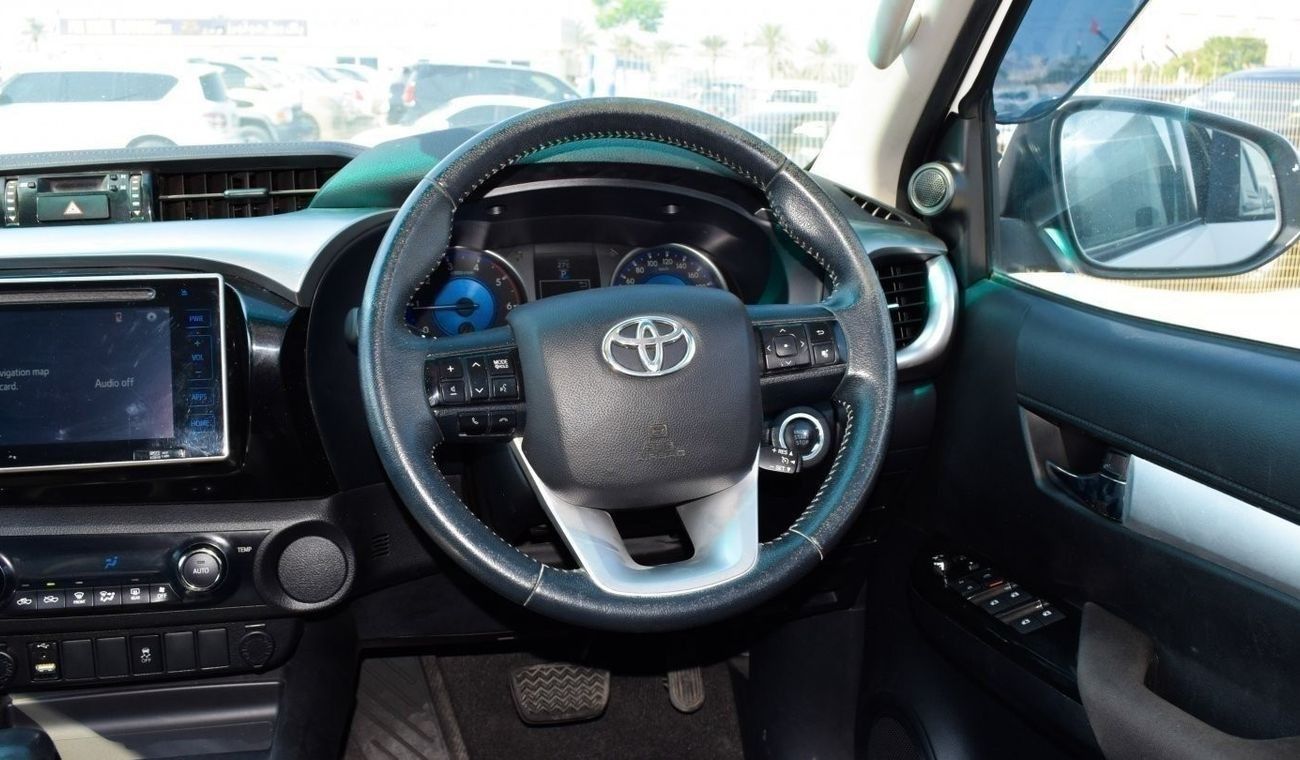 Toyota Hilux SR5 with canopy