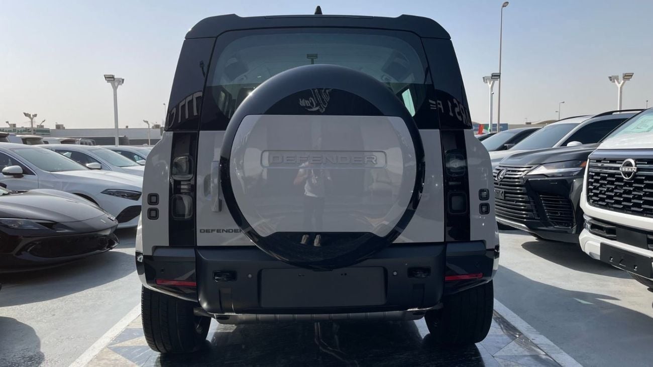 لاند روفر ديفندر 2026 Land Rover Defender P400 110 HSE X-DYNAMIC WARRANTY 5 YEARS