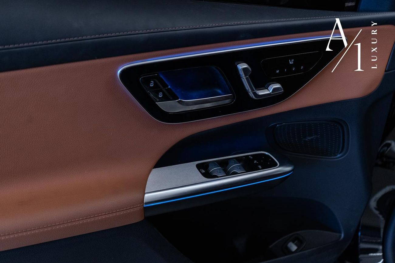 Mercedes-Benz GLC 200 4Matic 2023 Mercedes Benz GLC200 4MATIC, May 2028 Mercedes Warranty, Low Kms, GCC