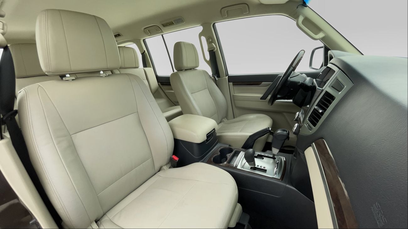 ميتسوبيشي باجيرو 2020 GLS HIGHLINE | AED 1067/Month | 0 DP | 30 Day Return | Warranty | Service History