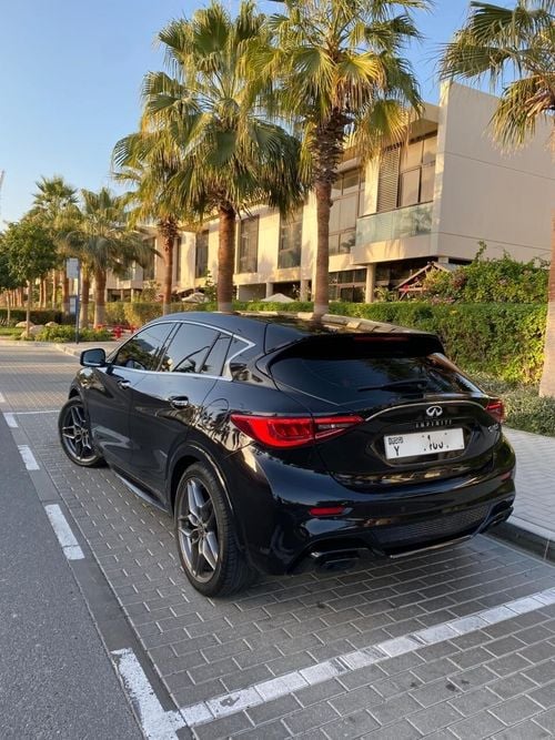 Infiniti Q30 SPORT
