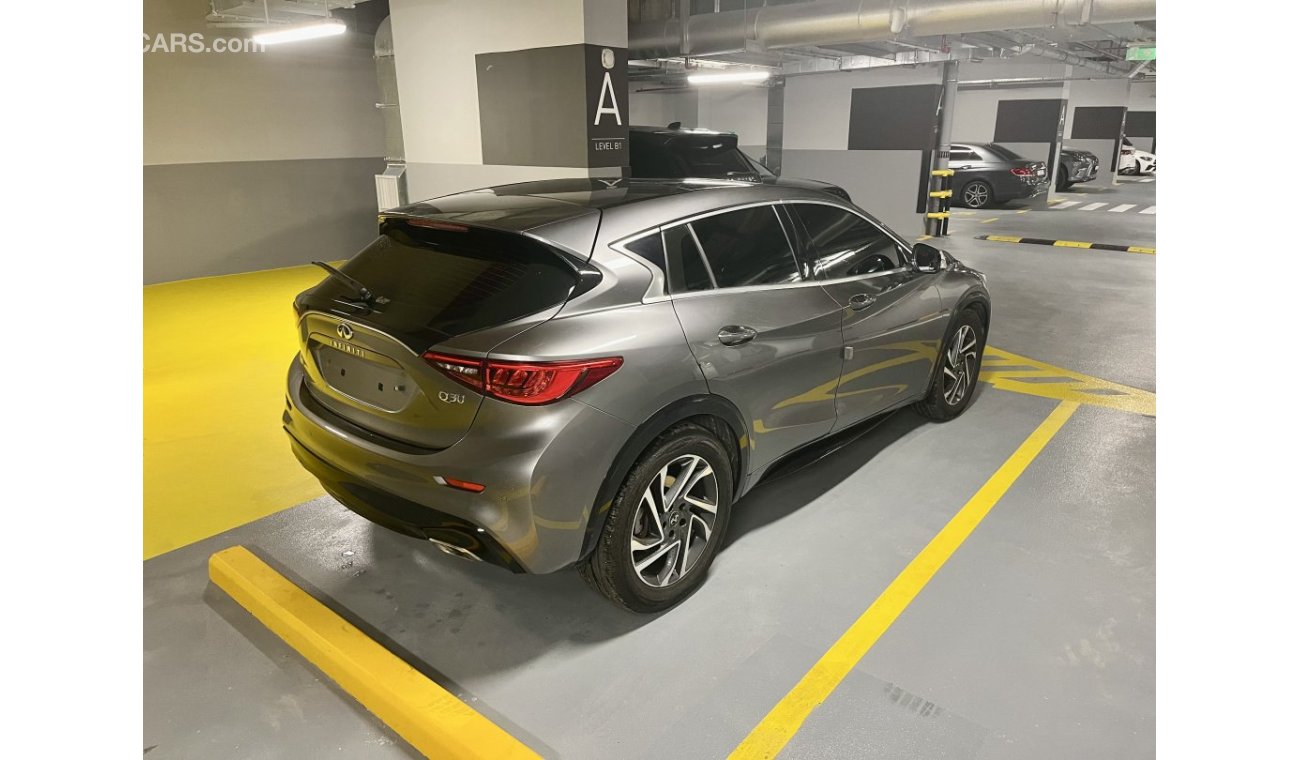 إنفينيتي Q 30 Sport 2.0 turbo