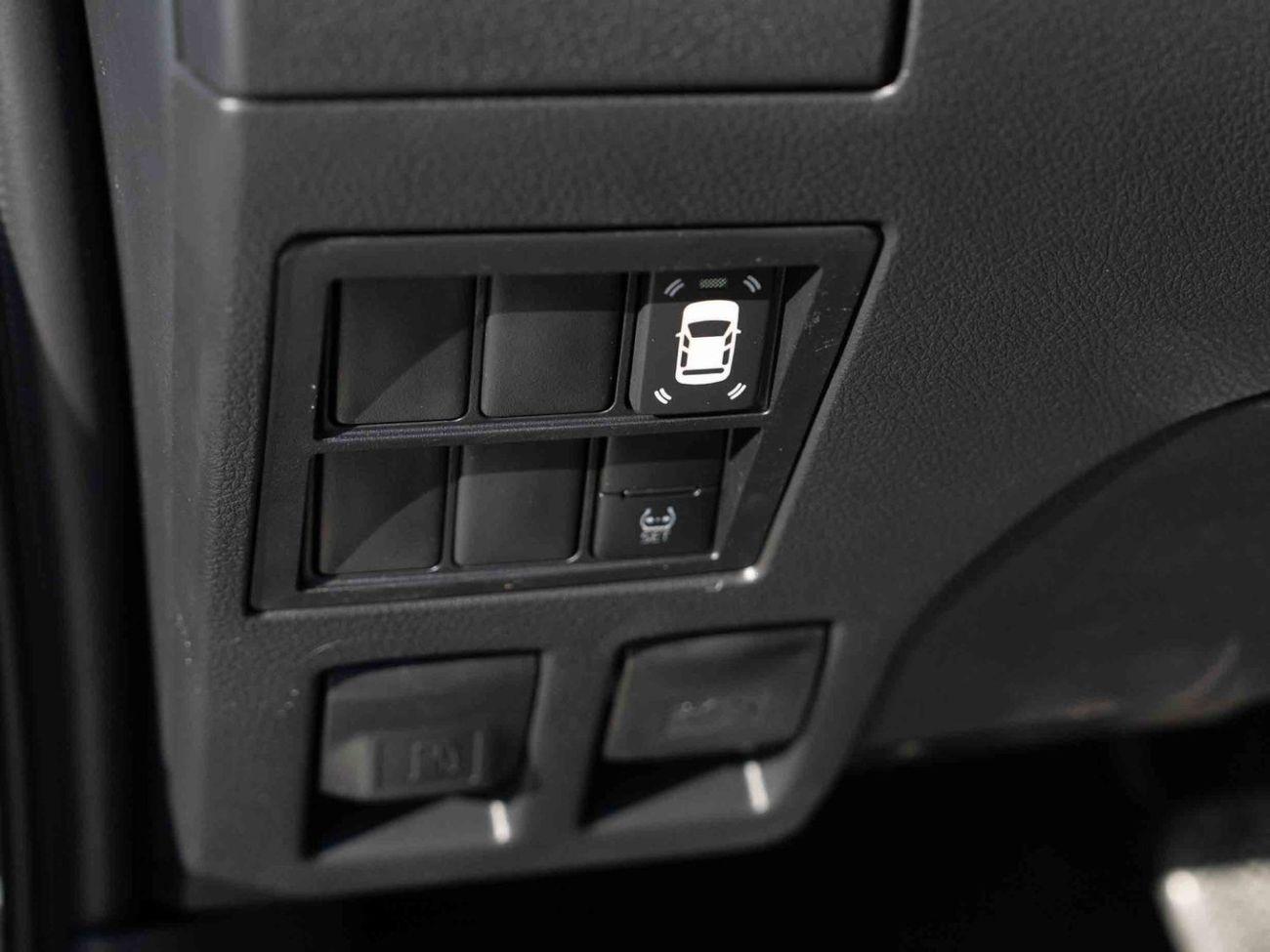 Toyota Fortuner 2025 Toyota Fortuner LOW 2.4 - Grey Mettalic inside Chamois | Export Only