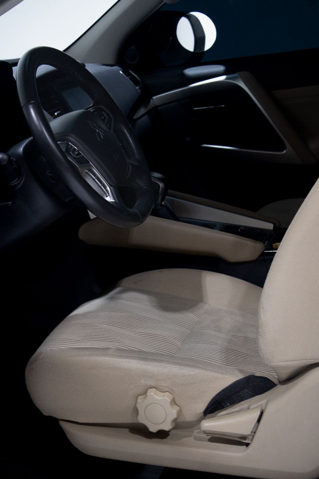 Mitsubishi Montero Sport Montero Sport 3.0 2WD GLX Med Line