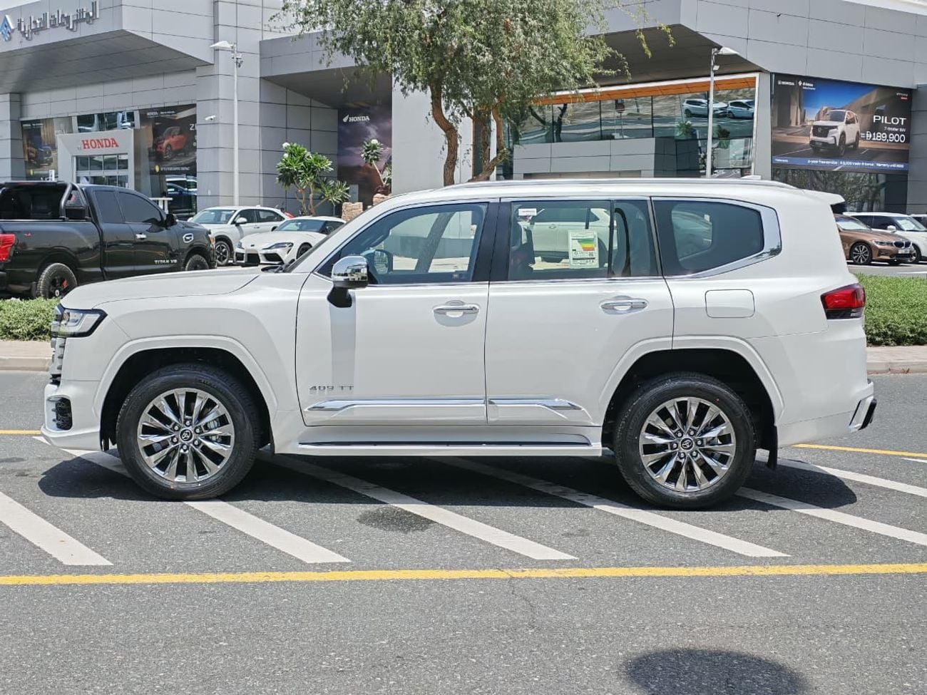 Toyota Land Cruiser 2026 Toyota Land Cruiser LC300 VXR (Full-Option) 3.5L V6 Twin Turbo Petrol A/T 4WD Export Only