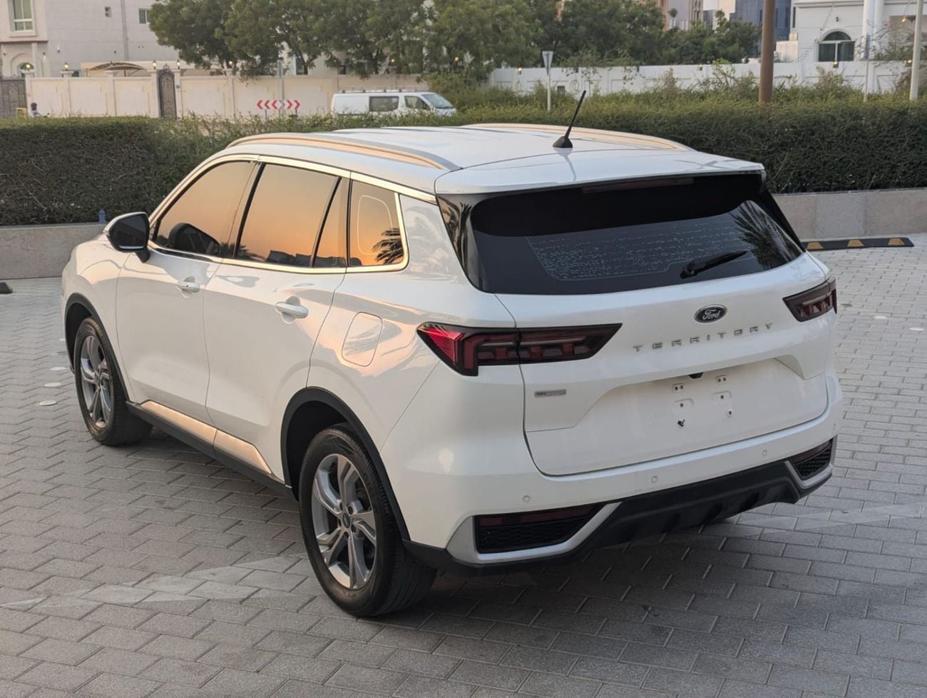فورد تيريتوري TITANIUM