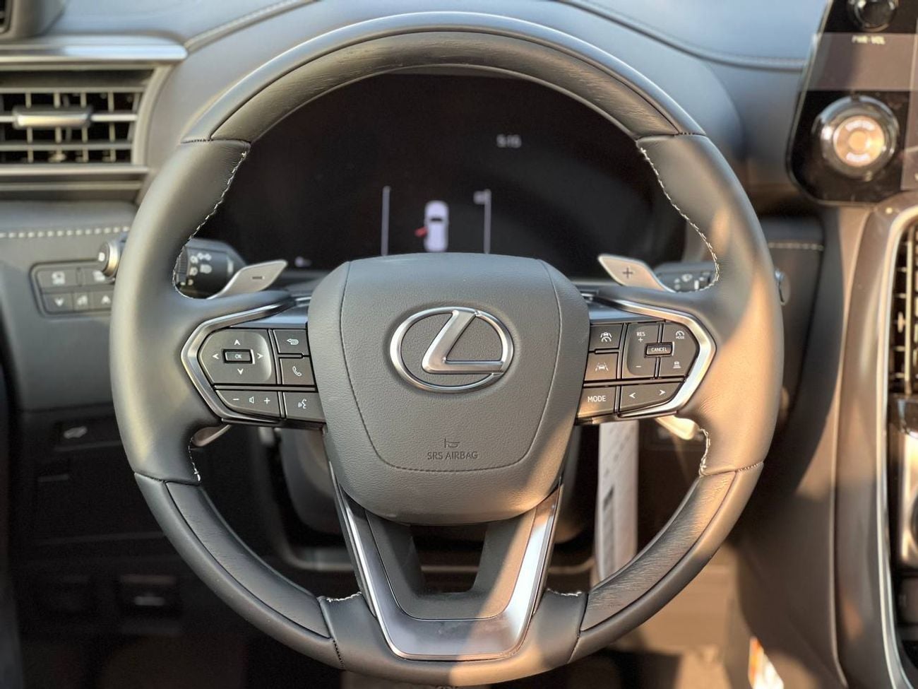 Lexus LX600 OVERTRAIL OVER-TRAIL 3.5L PTR A/T // 2025 // FULL OPTION WITH OFF ROAD TYRE , RADAR , HEAD UP DISPLA