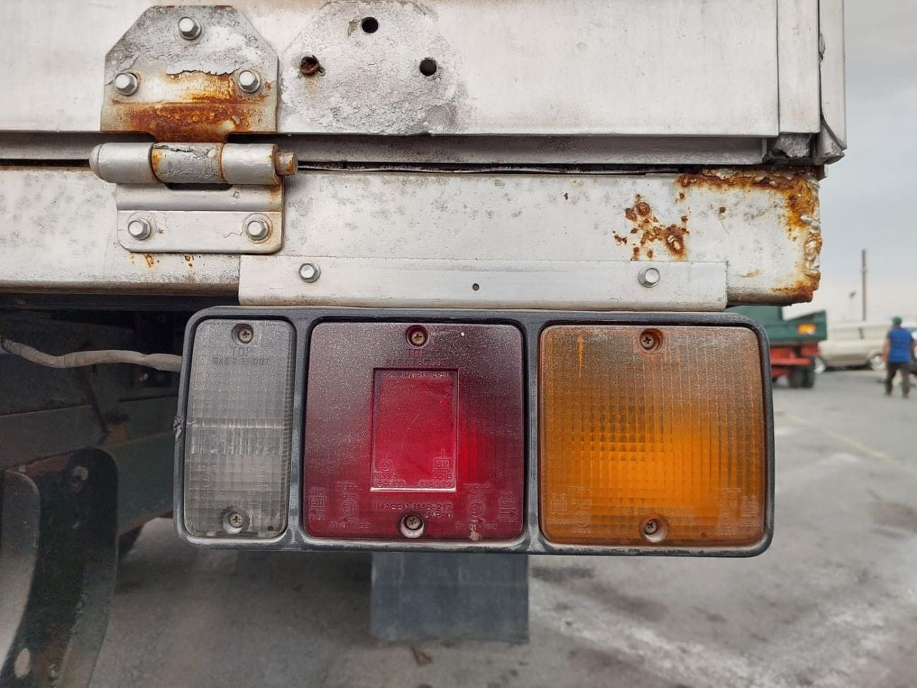 Mitsubishi Fuso Canter (RAMADAN OFFER) MITSUBISHI CANTER TRUCK RHD 1995 MODEL 4.5 L DIESEL MANUAL(PM03195)