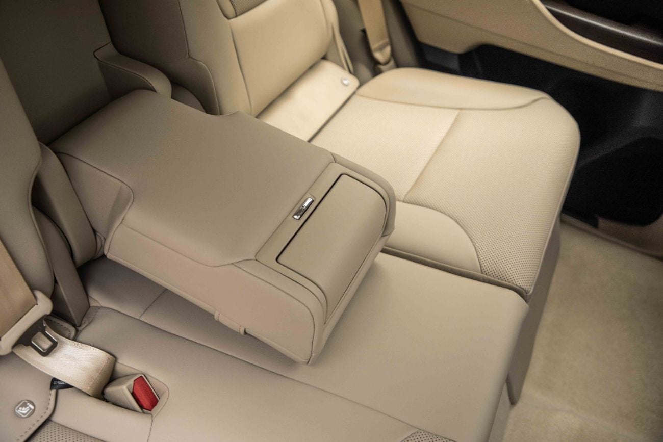 تويوتا لاند كروزر GXR 4.0L - Attitude Black Inside Beige | Export Only