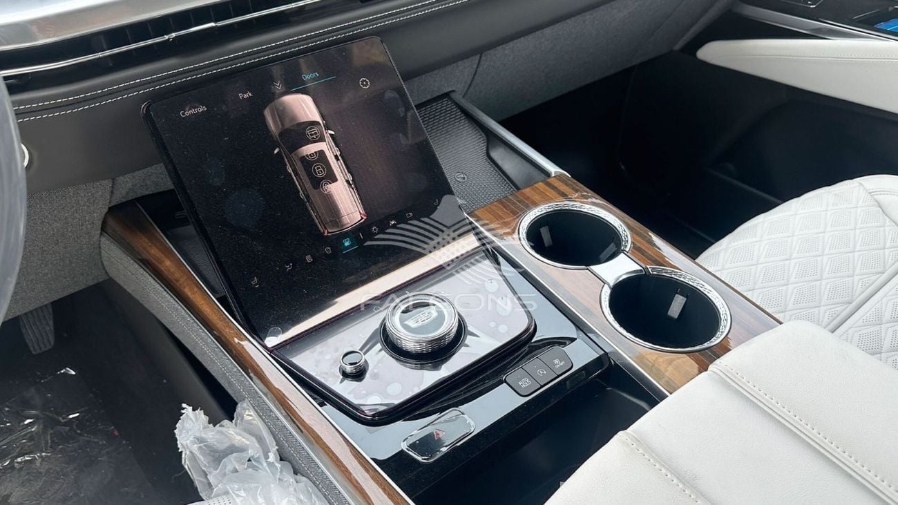 Cadillac Escalade 6.2L Sport Platinum 4WD AT