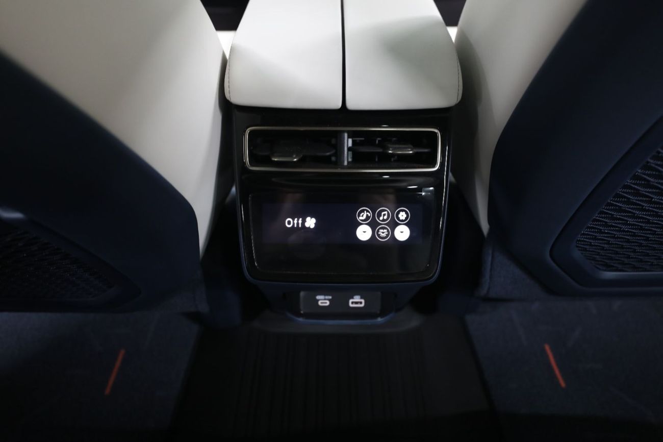 زيكر 001 Zeekr 001 | Electric | Flagship AWD | Brand New | AED 3,350 monthly with 0% Downpayment | 3 Years Wa