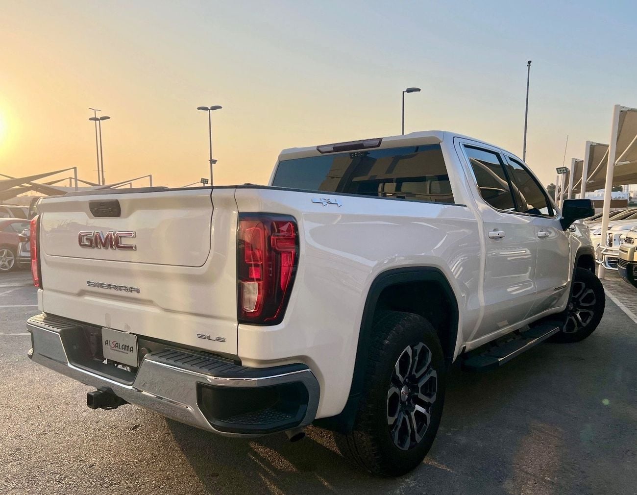 جي أم سي سييرا 5.3L V8 AT4 Crew Cab (AWD)