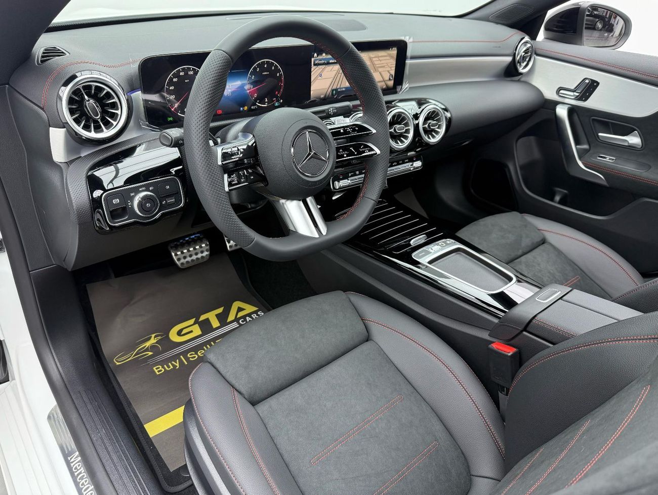 Mercedes-Benz CLA 200 Premium *Brand New* 2025 Mercedes Benz CLA 200 AMG Premium, Mercedes Warranty, Delivery Km, GCC