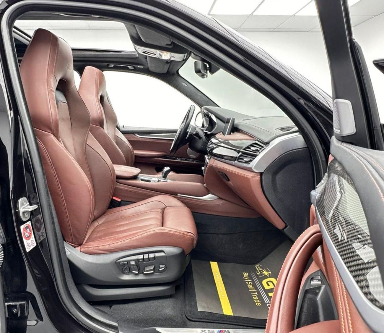 BMW X5M Std 4.4L 2016 BMW X5M M-Sport, BMW Full Service History, Excellent Condition, GCC