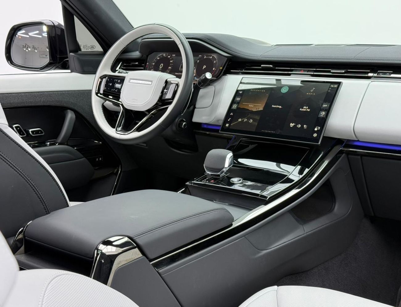 لاند روفر رينج روفر سبورت Dynamic HSE P400 3.0L 2024 Range Rover Sport HSE P400 ,Land Rover Warranty+Full Service History ,GCC