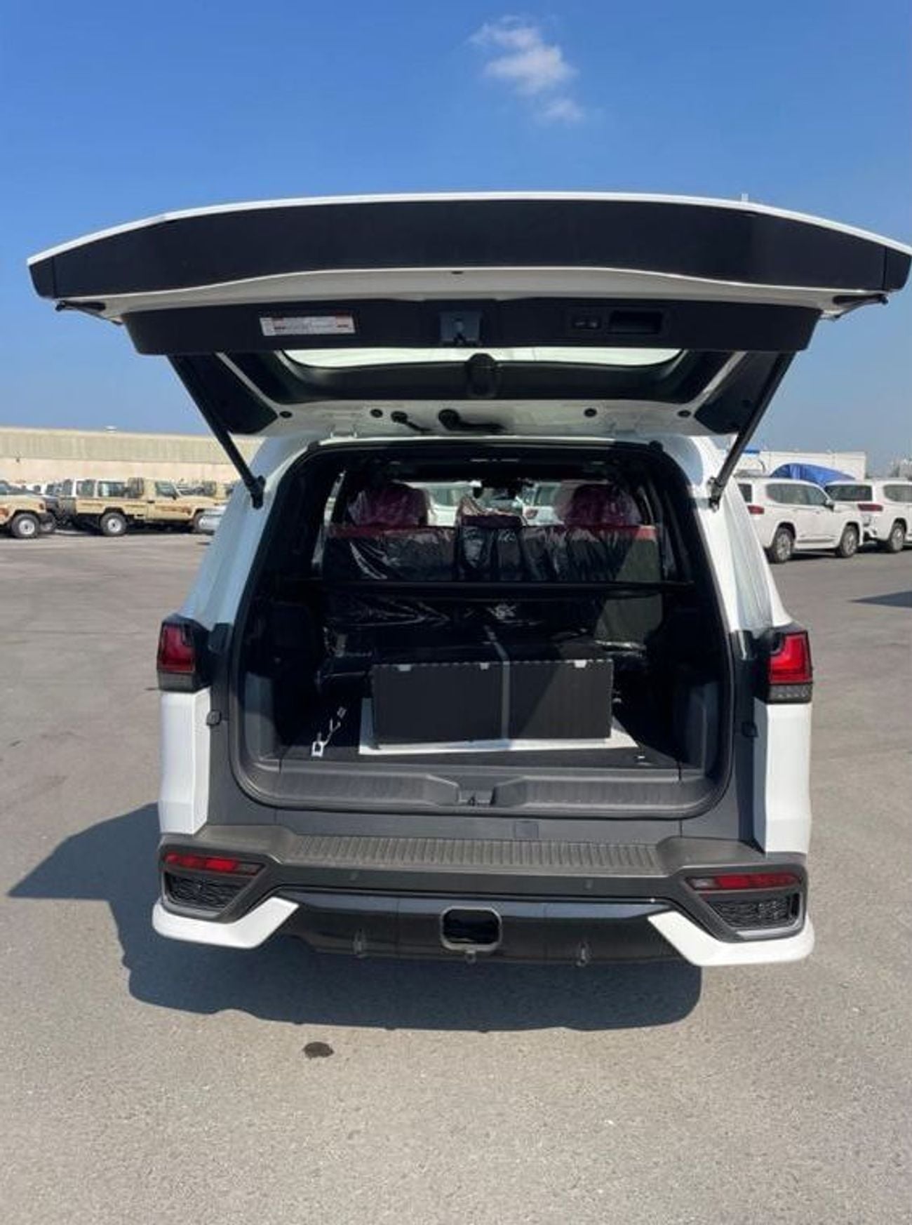 لكزس LX 700h F SPORT