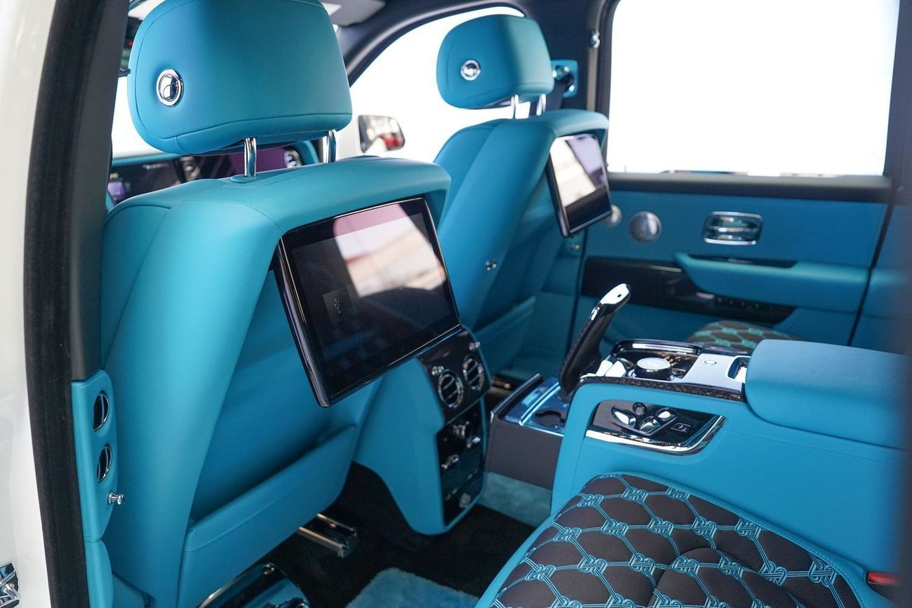 رولز رويس كولينان BLACK BADGE