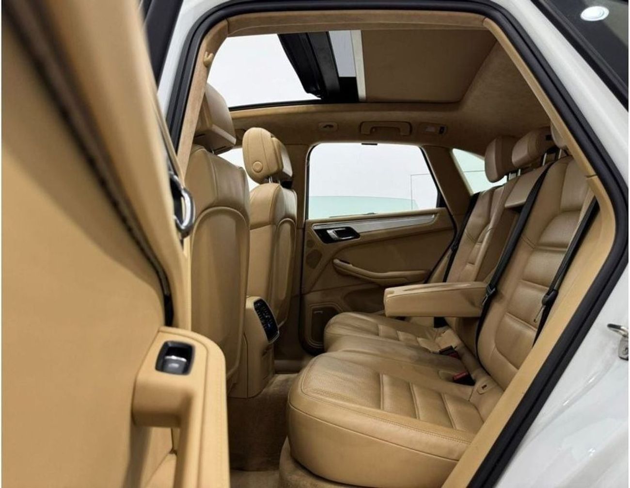 Porsche Macan 2014 Porsche Macan Turbo, Porsche Service History, Excellent Condition, GCC