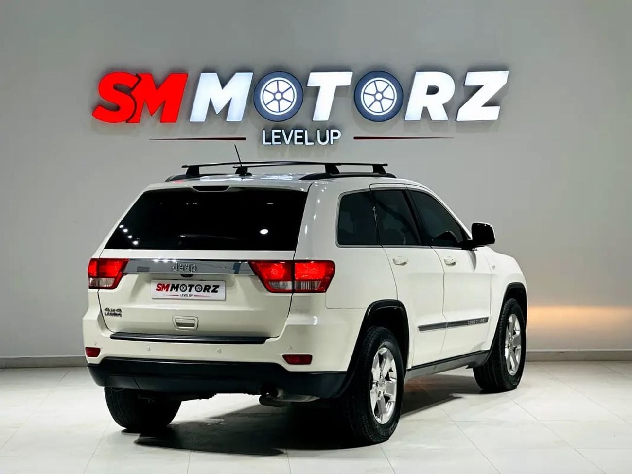 جيب جراند شيروكي Laredo 3.6L
