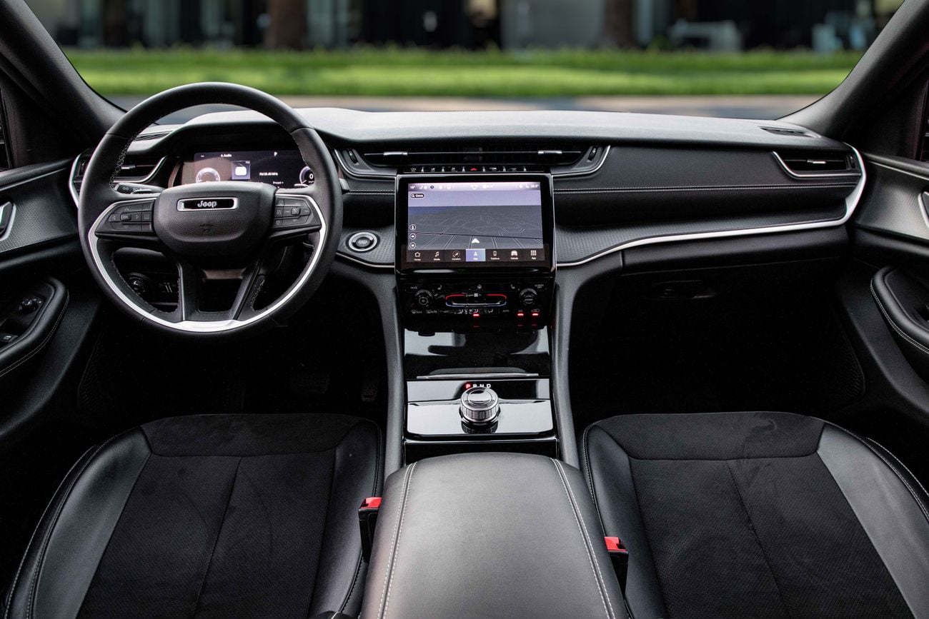 جيب جراند شيروكي Under Warranty | Low KM! | 2,448 P.M | 0% Downpayment | Under Warranty | Low KM! | Ramadan Offer!