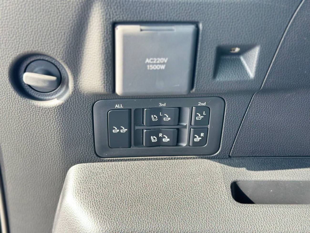Lexus LX700h Urban Signature 3.5L HEV A/T // 2026 // Full With Radar & Head Up Disable , 360 Camera , Wireless Ch