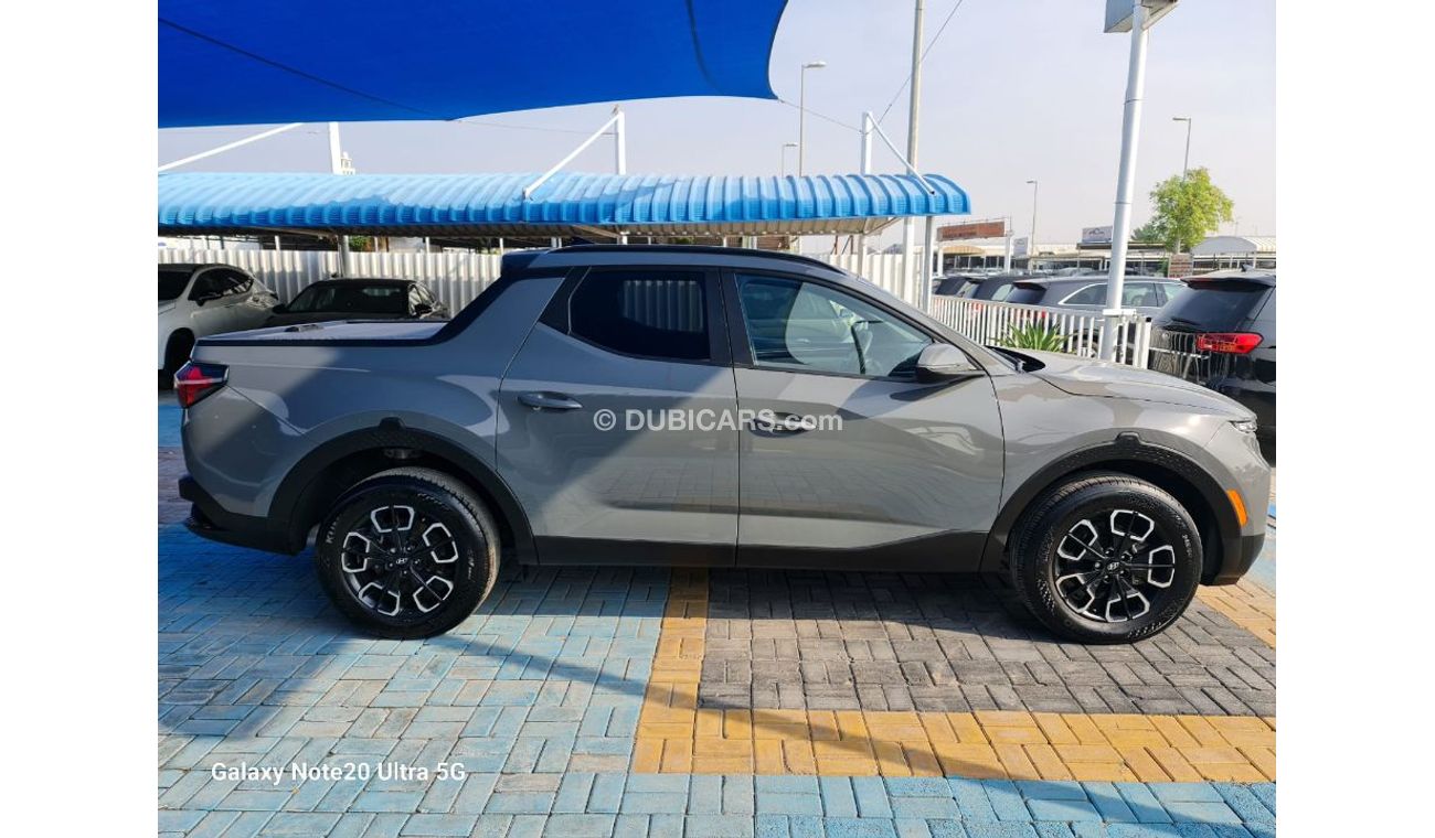 Hyundai Santa Cruz Car is very good and clean 4WD 2.5 turbo