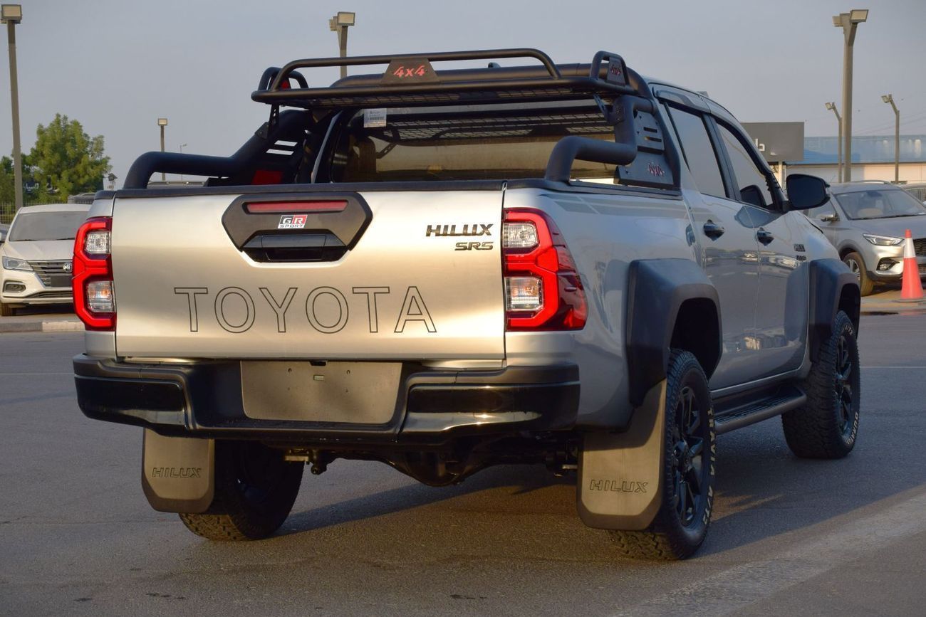 تويوتا هيلوكس 4x4 Diesel 2.8L (Right Hand )