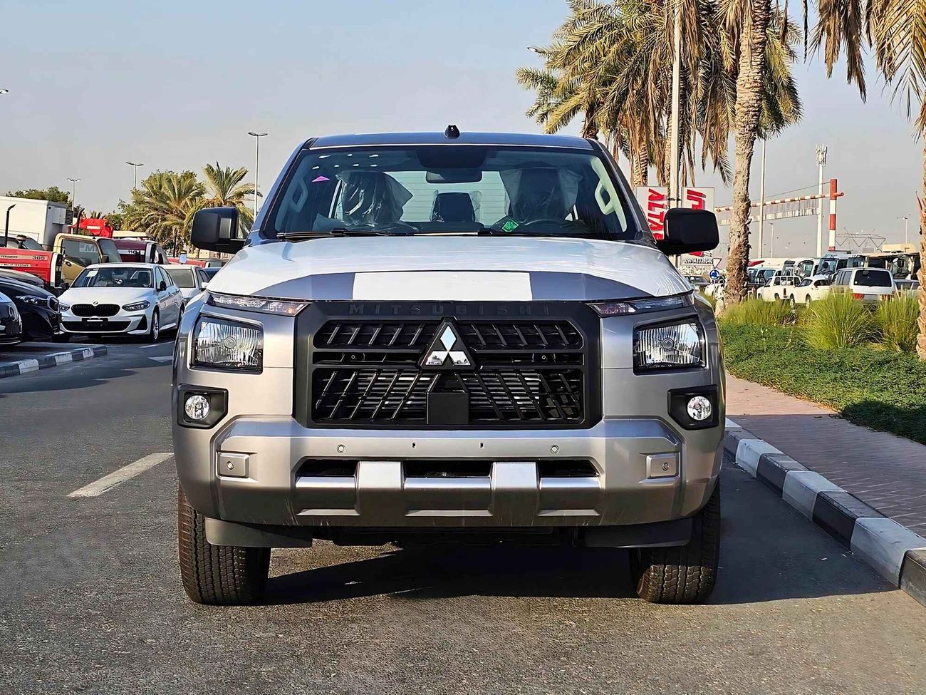ميتسوبيشي L200 2.4L DSL/ A/T / FULL OPTION / 4WD (CODE# 68019)