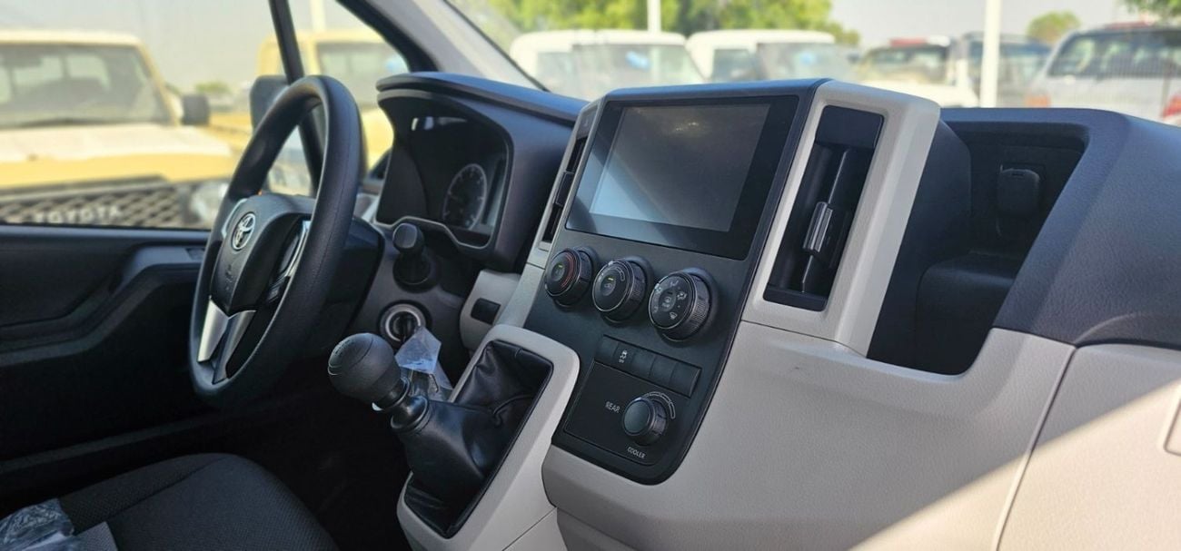 Toyota Hiace Toyota Hiace 2.8L DIESEL MANUAL13 SEATER PASSENGER HIGH ROOF