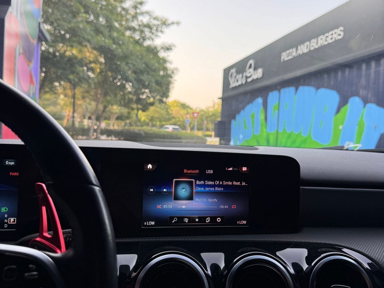 مرسيدس بنز A 220 188-hp turbocharged 2.0-liter 4-cylinder