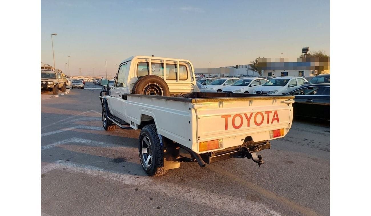 Toyota Land Cruiser Pick Up TOYOTA LAND CRUISER PICK UP 4.2 L DIESEL MANUAL 1HZ ENGINE RIGHT HAND DRIVE(PM16898)