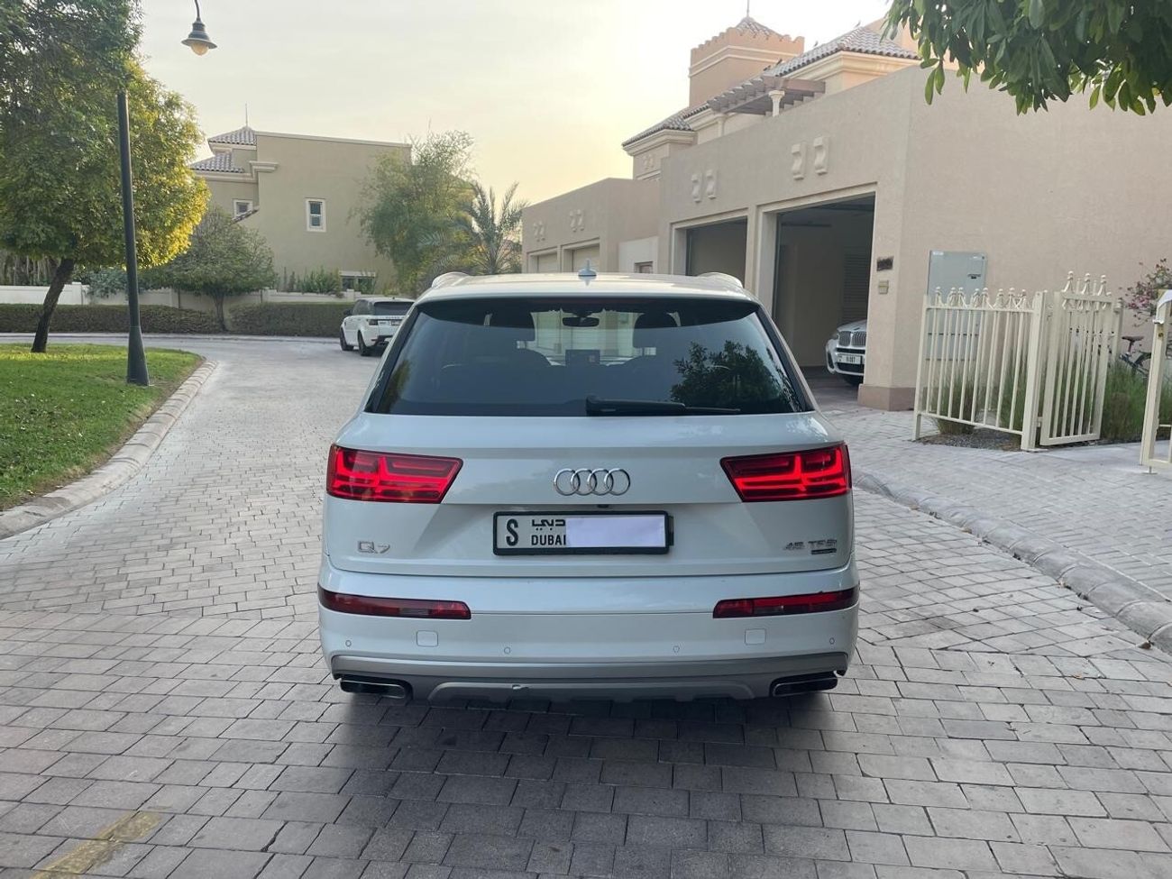 أودي Q7 45 TFSI Quattro - Service Contract & New Tyres