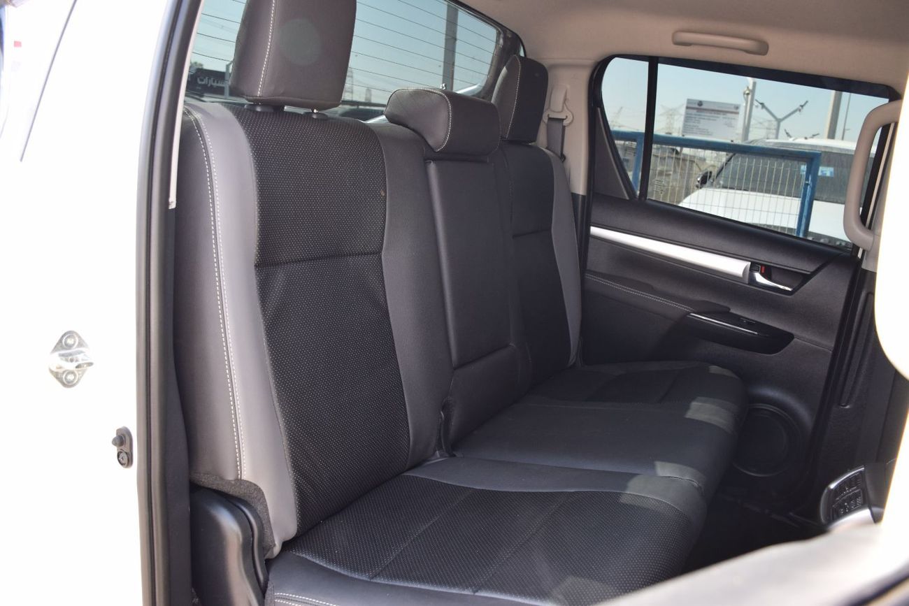 Toyota Hilux 4X4 Diesel 2.8L (Right Hand Drive)