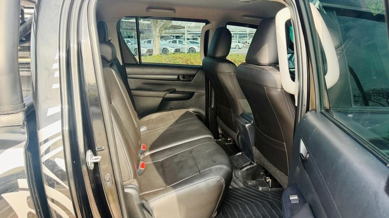 Toyota Hilux 2022| 2.8L DIESEL ENGINE | AT | RHD | HEAVY BULL BAR WITH LED FOCUSED LIGHTS | DUAL BULL BAR ANTENNA