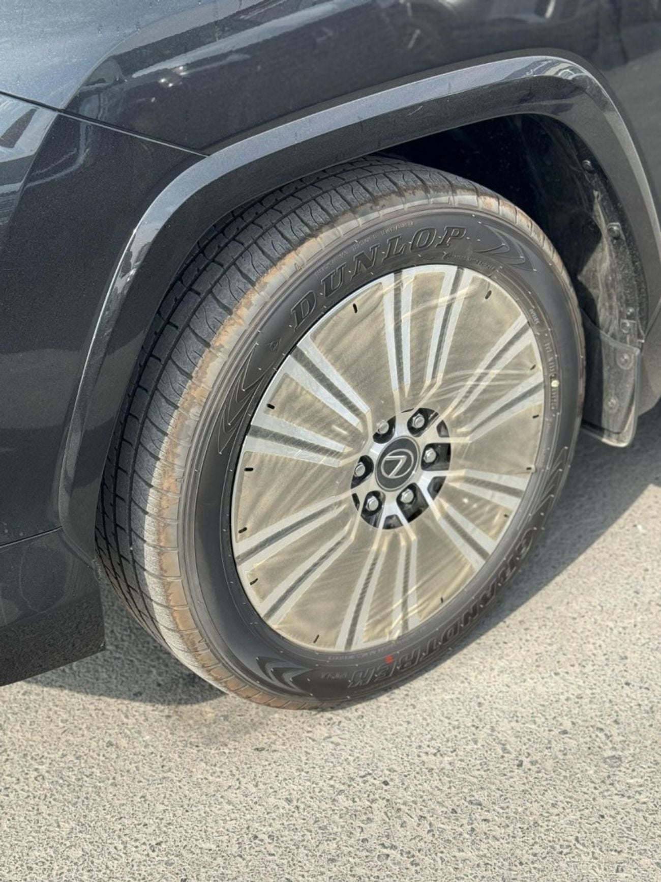 لكزس LX 600 3.5L SIGNATURE PETROL A/T 7 SEATER FULL OPTION