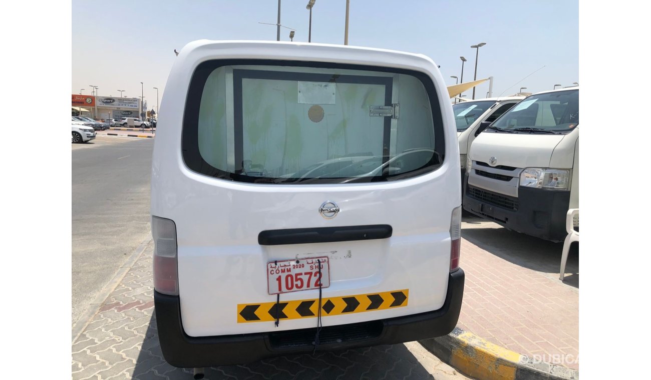 نيسان أورفان Nissan urvan 6 seater with freezer van,model:2009. Excellent condition