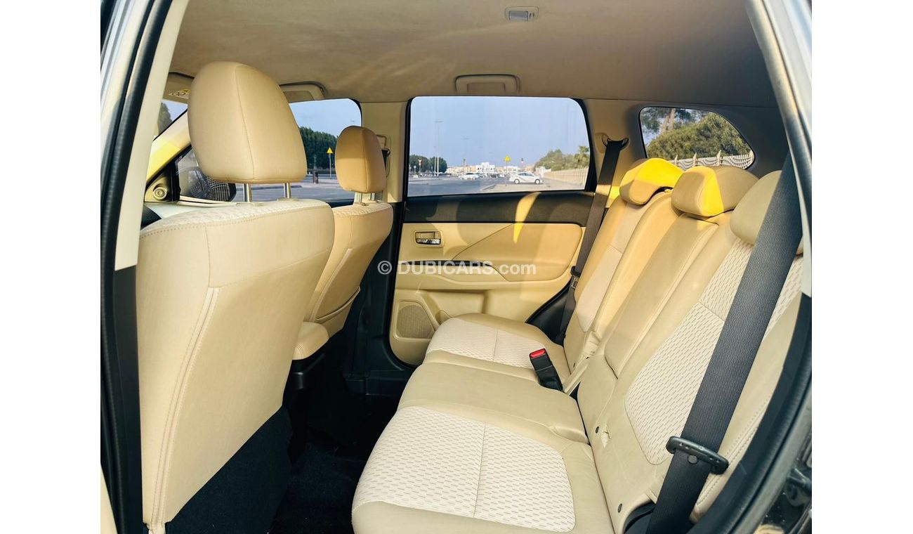 Mitsubishi Outlander 710 PM || OUTLANDER GLS  2.4L V4 4WD || 0%DP || GCC || PRISTINE CONDITION