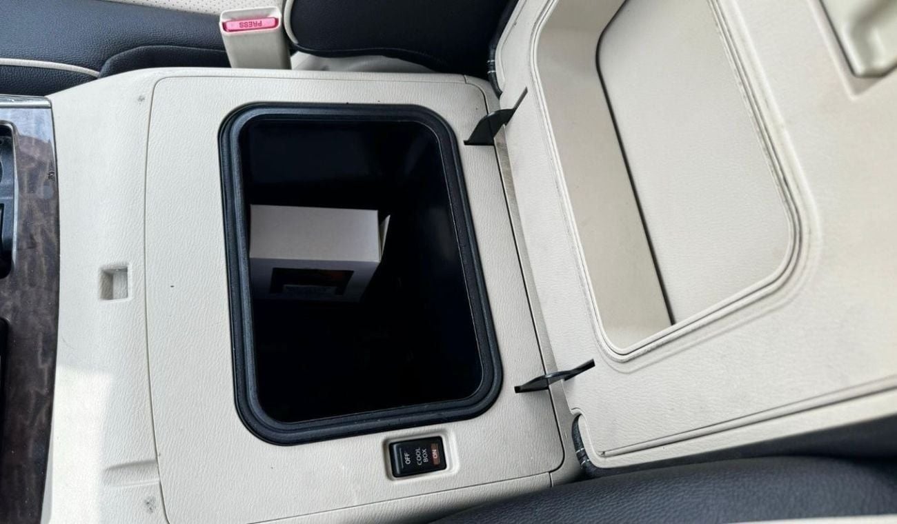 نيسان باترول Petrol 5.6 Liter Hand Drive Full Option only for export available