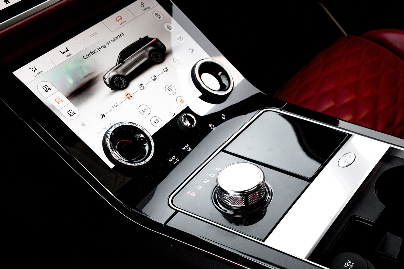 Land Rover Range Rover Velar Range Rover Velar SV Autobiography | 3,917 P.M | 0% Downpayment | Perfect Condition!