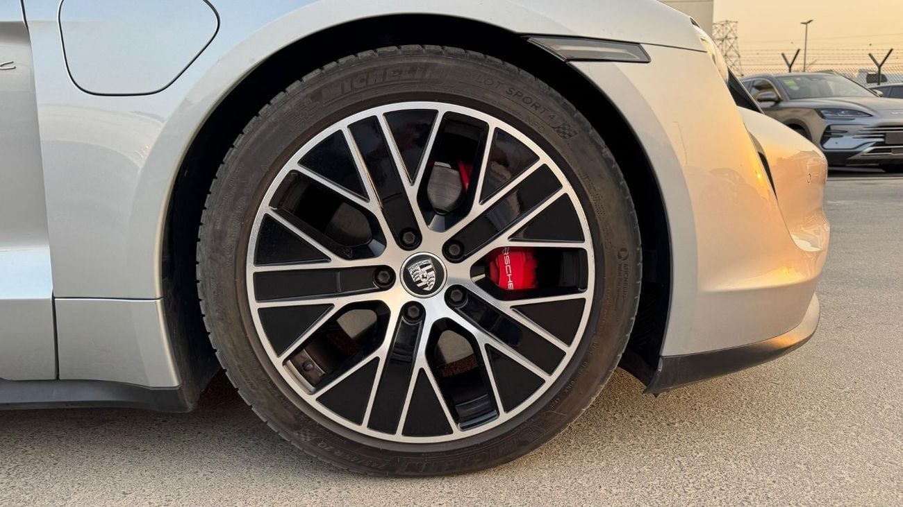 بورش تايكان Porsche Taycan 4S
